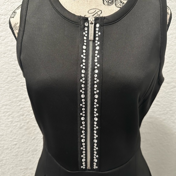 Michael Kors Sleeveless Black Dress NWT! Size medium - Picture 2 of 8